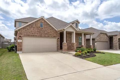 2413 Rooster Ln, Northlake, TX 76247