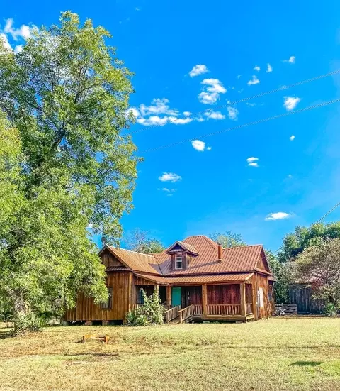 189 Main St, Kirvin, TX 75848