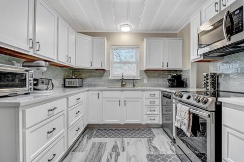 55 Castle Dr, Pottsboro, TX 75076