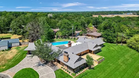 1017 Crestview Dr, Sherman, TX 75092