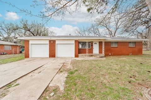 1106 Belcherville Rd, Bowie, TX 76230