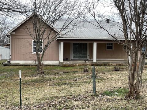 408 First St, Como, TX 75431