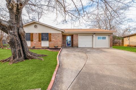 6051 Hill Ct, Watauga, TX 76148