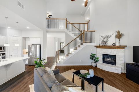3900 Redbud Dr, Aubrey, TX 76227