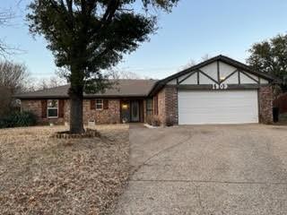 1909 Lynbrook Ln, Arlington, TX 76015