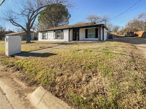 1403 Granbury St, Cleburne, TX 76033