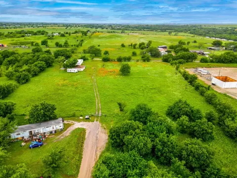 3825 Rock Creek Dr, Crowley, TX 76036