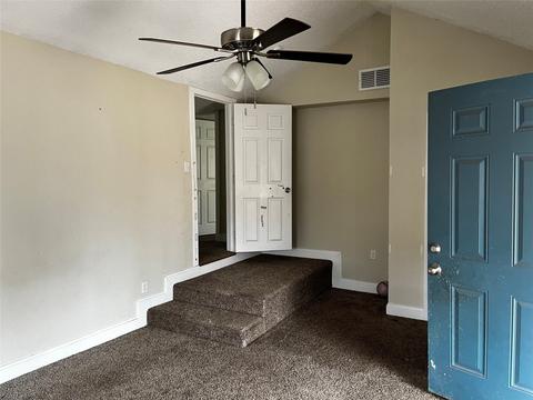 313 Huron St, Cleburne, TX 76031 photo 9
