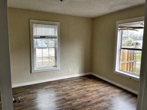 313 Huron St, Cleburne, TX 76031 photo 11