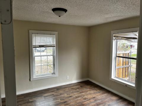 313 Huron St, Cleburne, TX 76031 photo 10