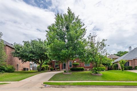 1409 Blue Gill Ln, Crowley, TX 76036