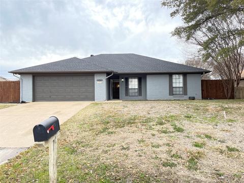 720 Owens Dr, Crowley, TX 76036