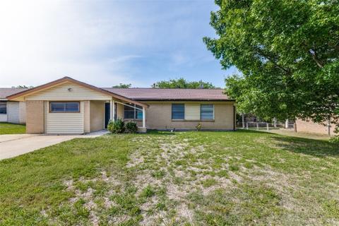 702 Phillips Dr, Ennis, TX 75119