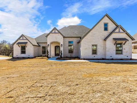 10050 Flight Plan Dr, Granbury, TX 76049
