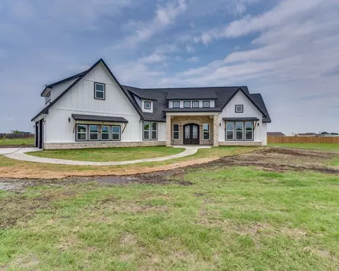 6016 Huckleberry Ln, Joshua, TX 76058