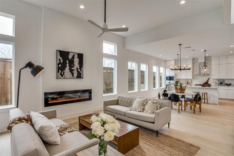1943 Canada Dr, Dallas, TX 75212