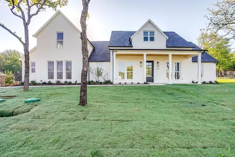 607 S Sugartree Dr, Lipan, TX 76462