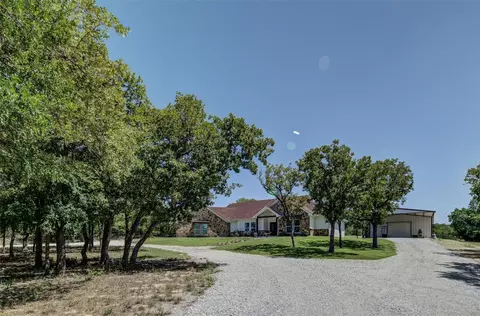 102 Silver Leaf Dr, Sunset, TX 76270 photo 3