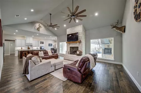 102 Silver Leaf Dr, Sunset, TX 76270 photo 8