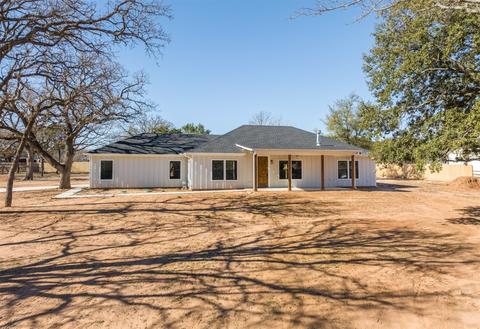 7724 Prairie Creek Ln, Tolar, TX 76476