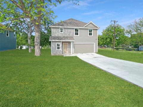 221 Sherman St, Van Alstyne, TX 75495