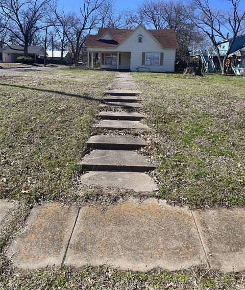 543 Davis S St, Sulphur Springs, TX 75482
