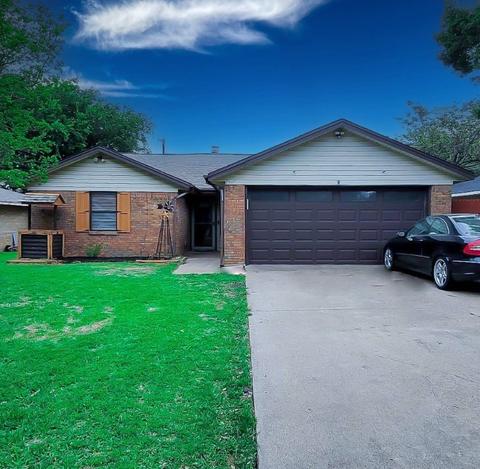 812 Phillips Dr, Ennis, TX 75119