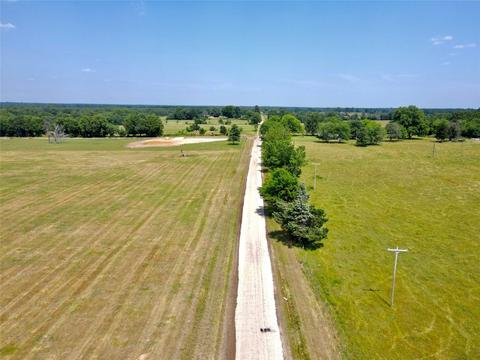 1 County Road 44800, Blossom, TX 75416