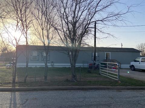 103 W Grv, Olney, TX 76374
