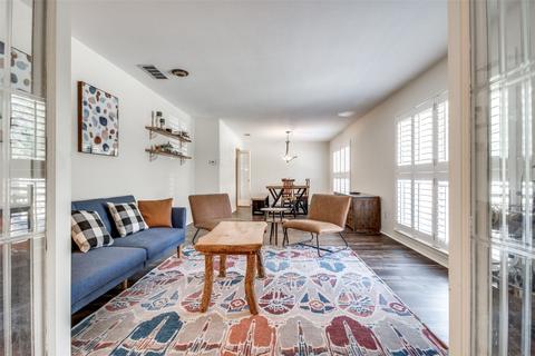 1330 S Llewellyn Ave, Dallas, TX 75224