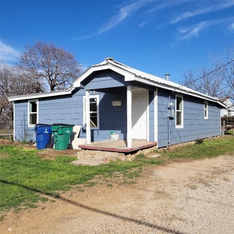 325 Tennessee St, Graham, TX 76450