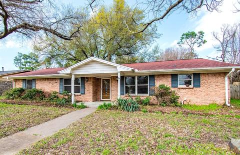 2620 Sterling Hart Dr, Commerce, TX 75428