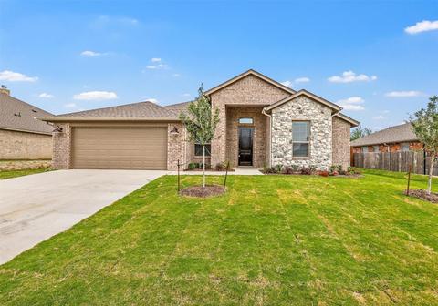 624 Aeronca Dr, Saginaw, TX 76179