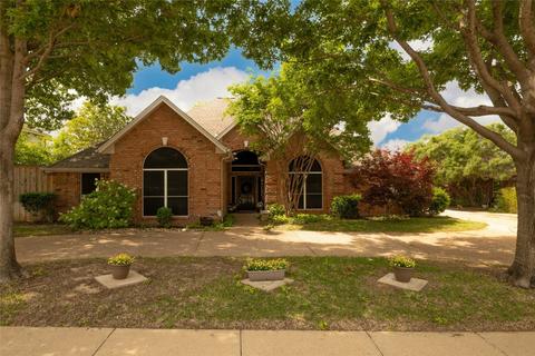 6316 Meadow Lakes Dr, North Richland Hills, TX 76180