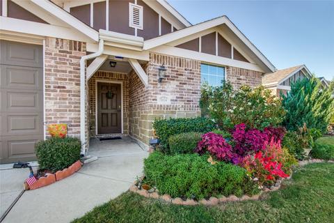 1624 Meadow Trail Ln, Aubrey, TX 76227