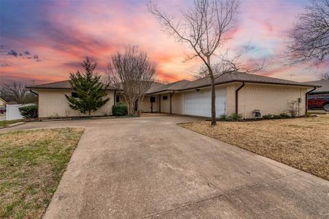 316 Ashland Ct, Gainesville, TX 76240