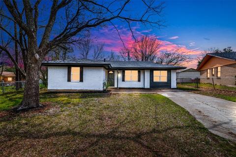 1123 S Carlton St, Ennis, TX 75119