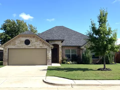 205 Donna Cir, Granbury, TX 76049