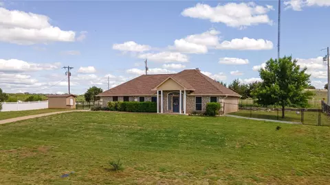 1076 Huffman Dr, Glen Rose, TX 76043