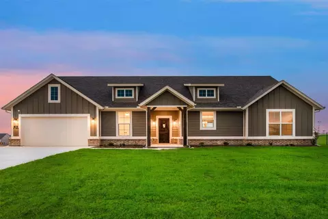 154 Spanish Moss Trl, New Fairview, TX 76078