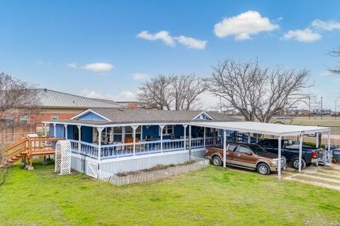 604 S Hillside Dr, Little Elm, TX 75068