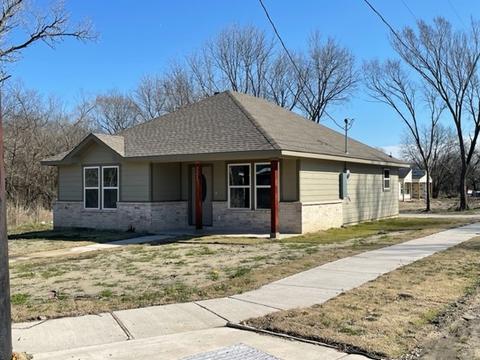 3221 Gibbons St, Greenville, TX 75401