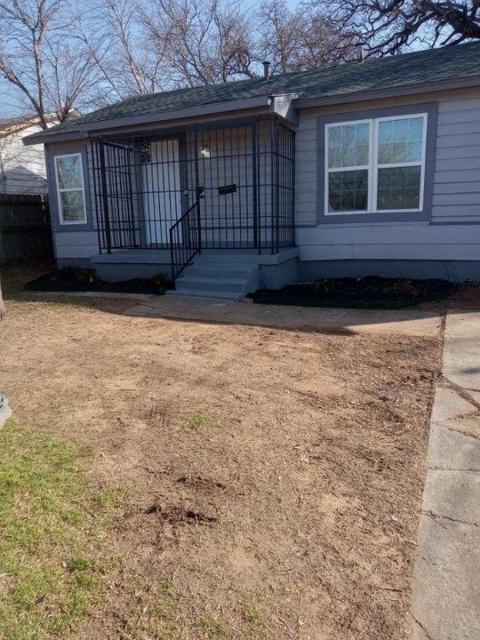 3908 E Berry St, Fort Worth, TX 76105