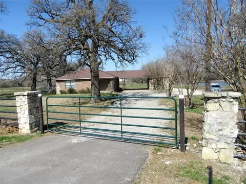 1817 Spring Hill Rd, Aubrey, TX 76227