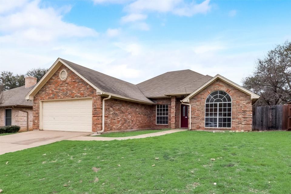  7728 Greengage Dr, Fort Worth, TX 76133 photo 3
