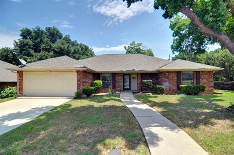 2717 Margaret Dr, Arlington, TX 76012