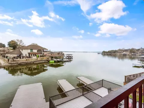 5513 Club Cove Ct, Granbury, TX 76049