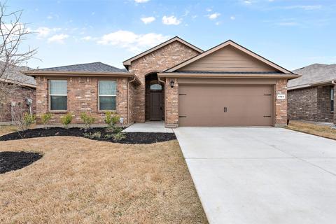 9124 High Stirrup Ln, Fort Worth, TX 76131