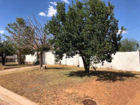 902 E 7th St, Rotan, TX 79546 photo 5