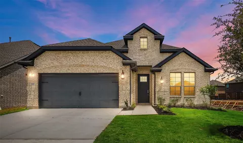 426 Hazeltine Rd, Red Oak, TX 75154